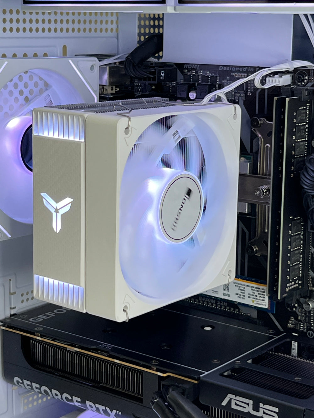 INFINITY CUBE GAMER (Ryzen 5 5600 + RTX 5060 8GB + 32GB DDR4)
