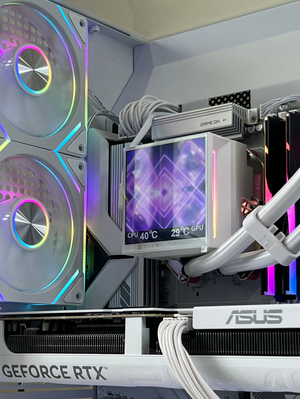 Trident ICE PRO (Ryzen 7 7800X3D + RTX 5070 12GB + 32GB DDR5)
