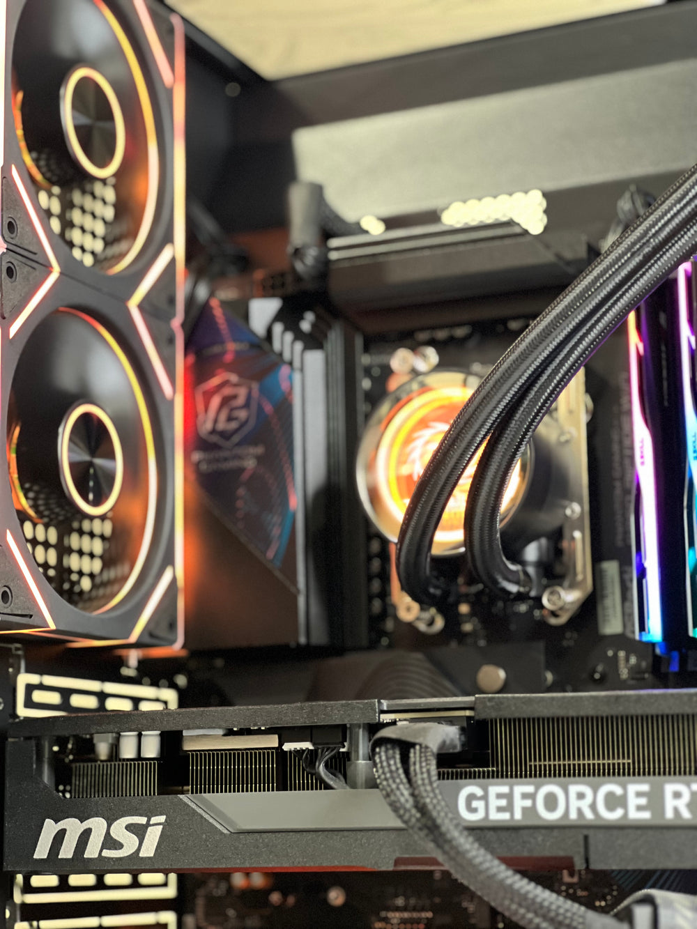 GAMEMAX PRO (Ryzen 7 7800X3D + RTX 5070 Ti 16GB + 32GB DDR5)