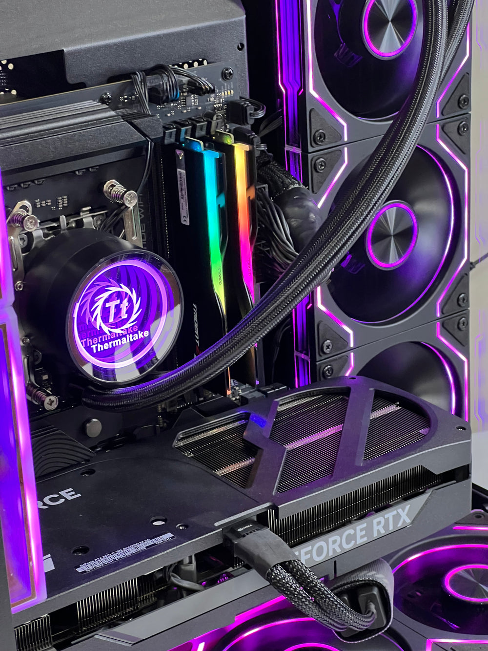 GAMEMAX PRO (Ryzen 7 7800X3D + RTX 5070 Ti 16GB + 32GB DDR5)