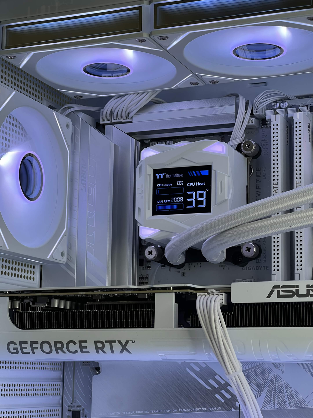 PRIME ICE PRO (Ryzen 7 7800X3D + RTX 5070 12GB + 32GB DDR5)
