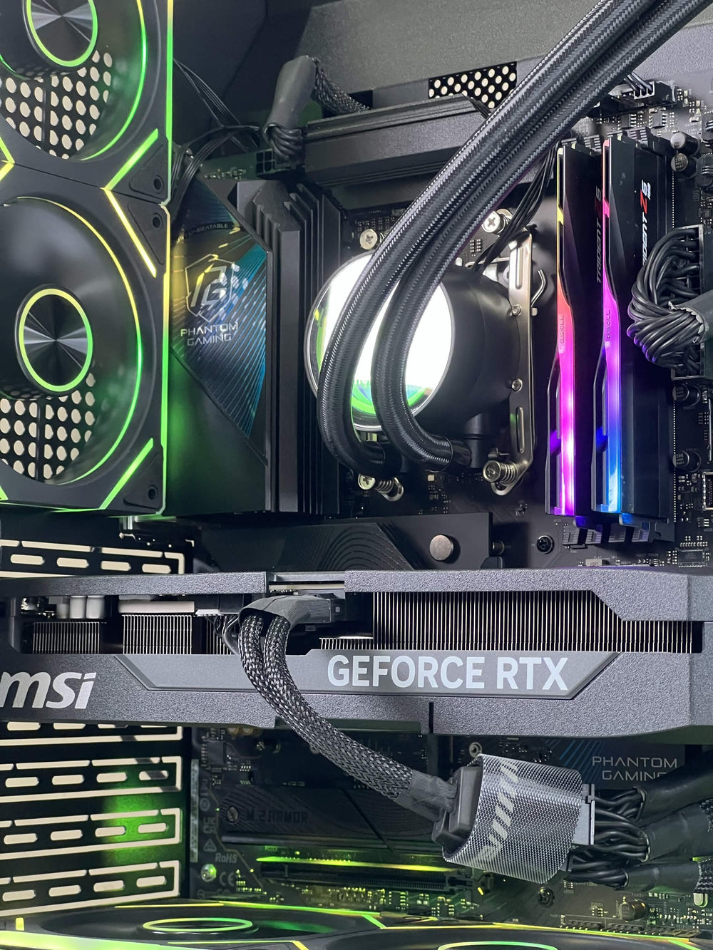 GAMEMAX PRO (Ryzen 7 7800X3D + RTX 5070 Ti 16GB + 32GB DDR5)