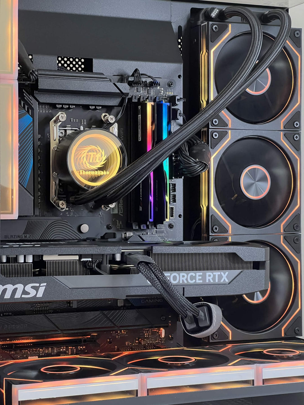 GAMEMAX PRO (Ryzen 7 7800X3D + RTX 5070 Ti 16GB + 32GB DDR5)