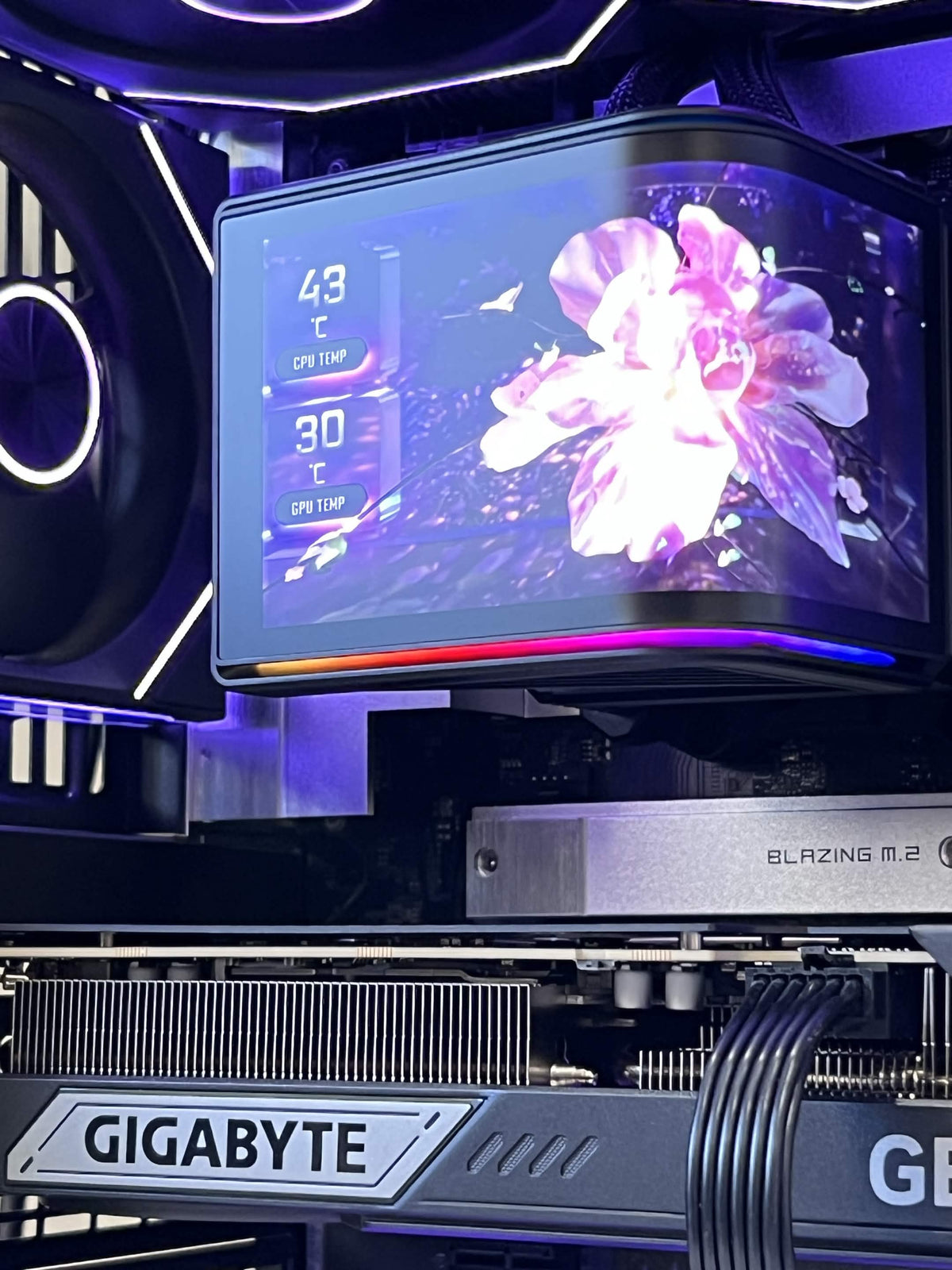 Hydroshift Gaming PC (Ryzen 7 9800X3D + RTX 5080 + 32GB DDR5)