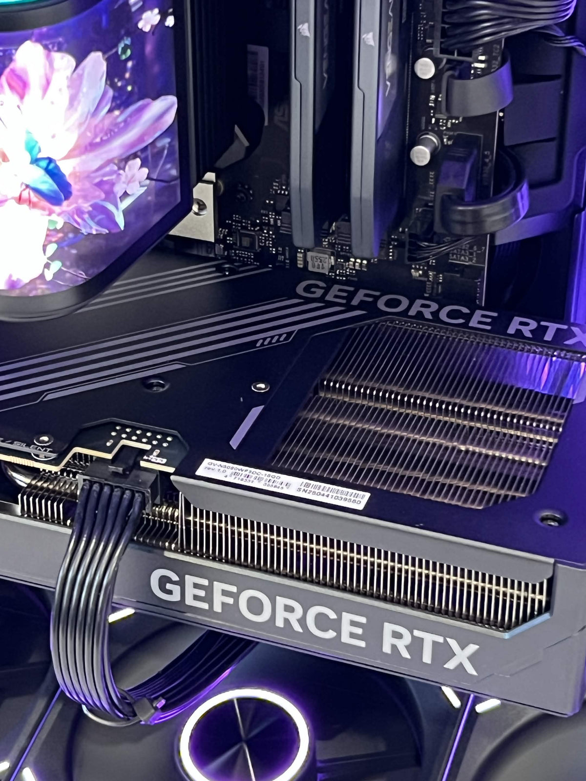 Hydroshift Gaming PC (Ryzen 7 9800X3D + RTX 5080 + 32GB DDR5)