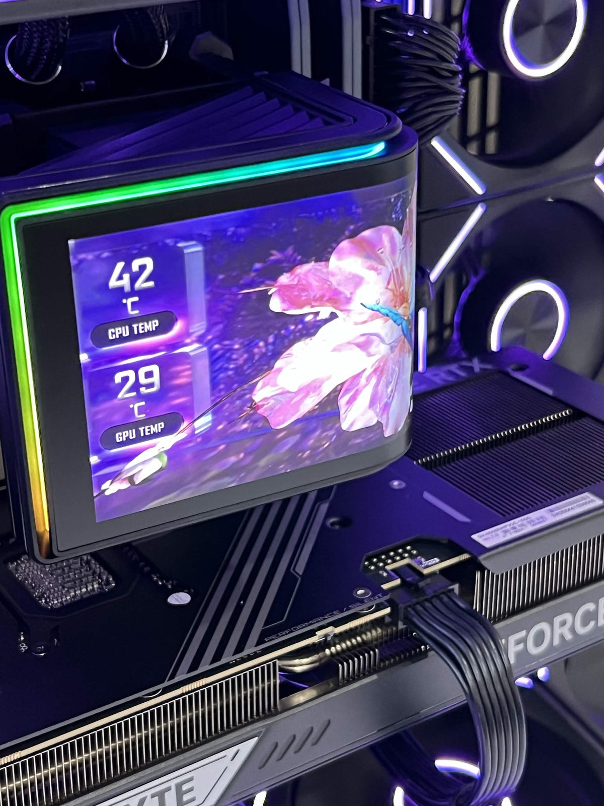 Hydroshift Gaming PC (Ryzen 7 9800X3D + RTX 5080 + 32GB DDR5)
