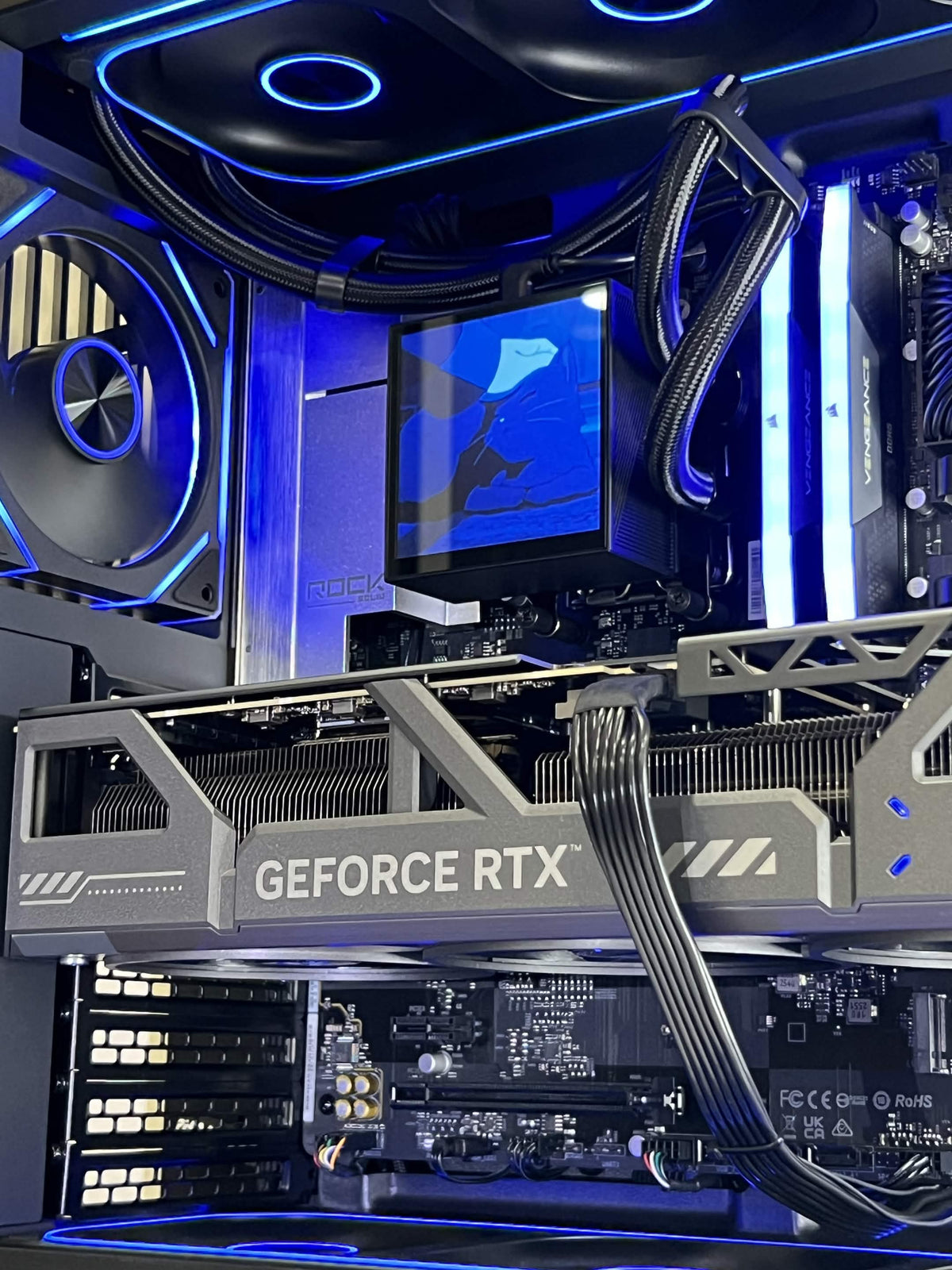 Evolve Gaming PC (Ryzen 7 9800X3D + RTX 5080 + 32GB DDR5)