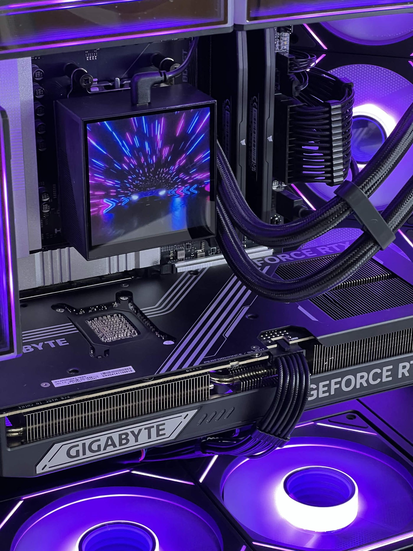 Crater Gaming PC (Ryzen 9 7950X3D + RTX 5080 + 64GB DDR5)