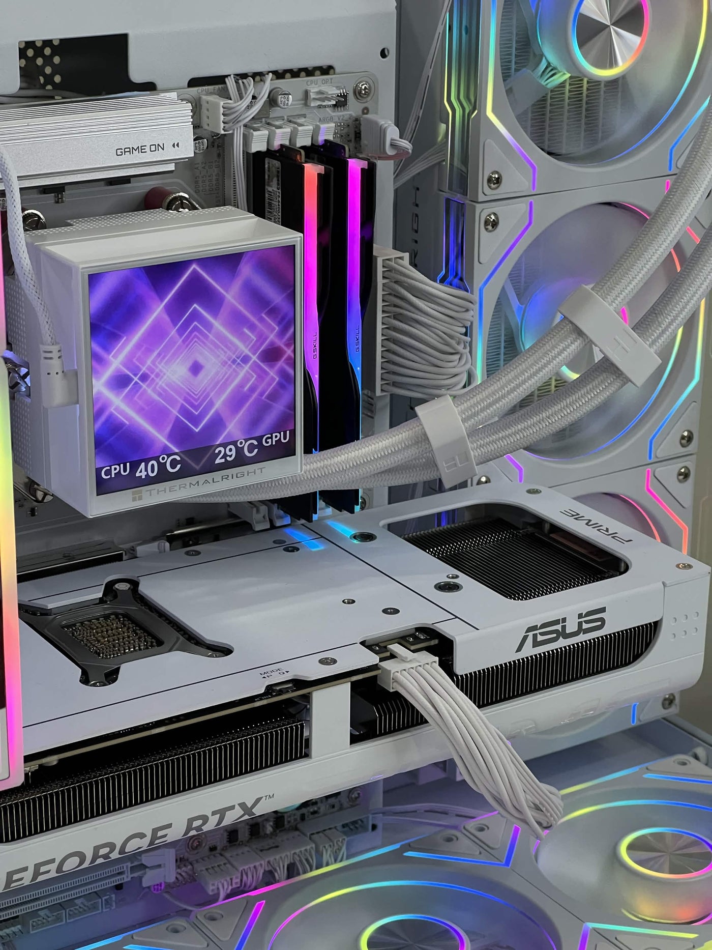 Trident Ice Gaming PC (Ryzen 7 9700X + RTX 5070 + 32GB DDR5)
